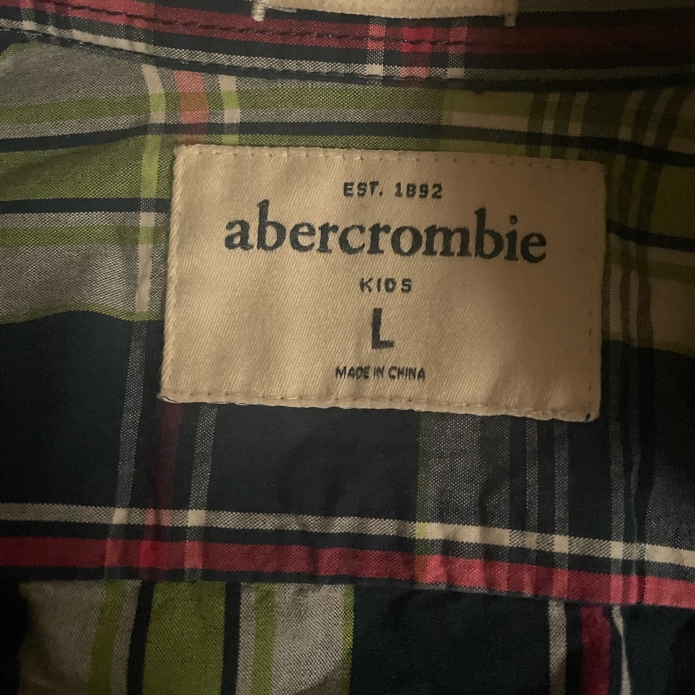 Never worn, nice Abercrombie button up shirt